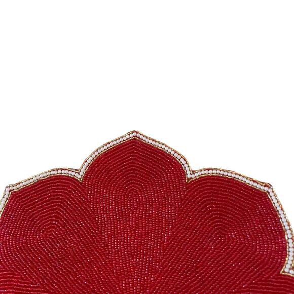 TAHARI Glass Beaded Charger Placemat 15" Holiday Red White Scalloped Border NEW - Picture 4 of 10